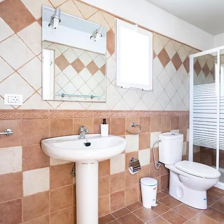 Home2book Metro Tenerife, Private Pool & Bbq 阿德耶